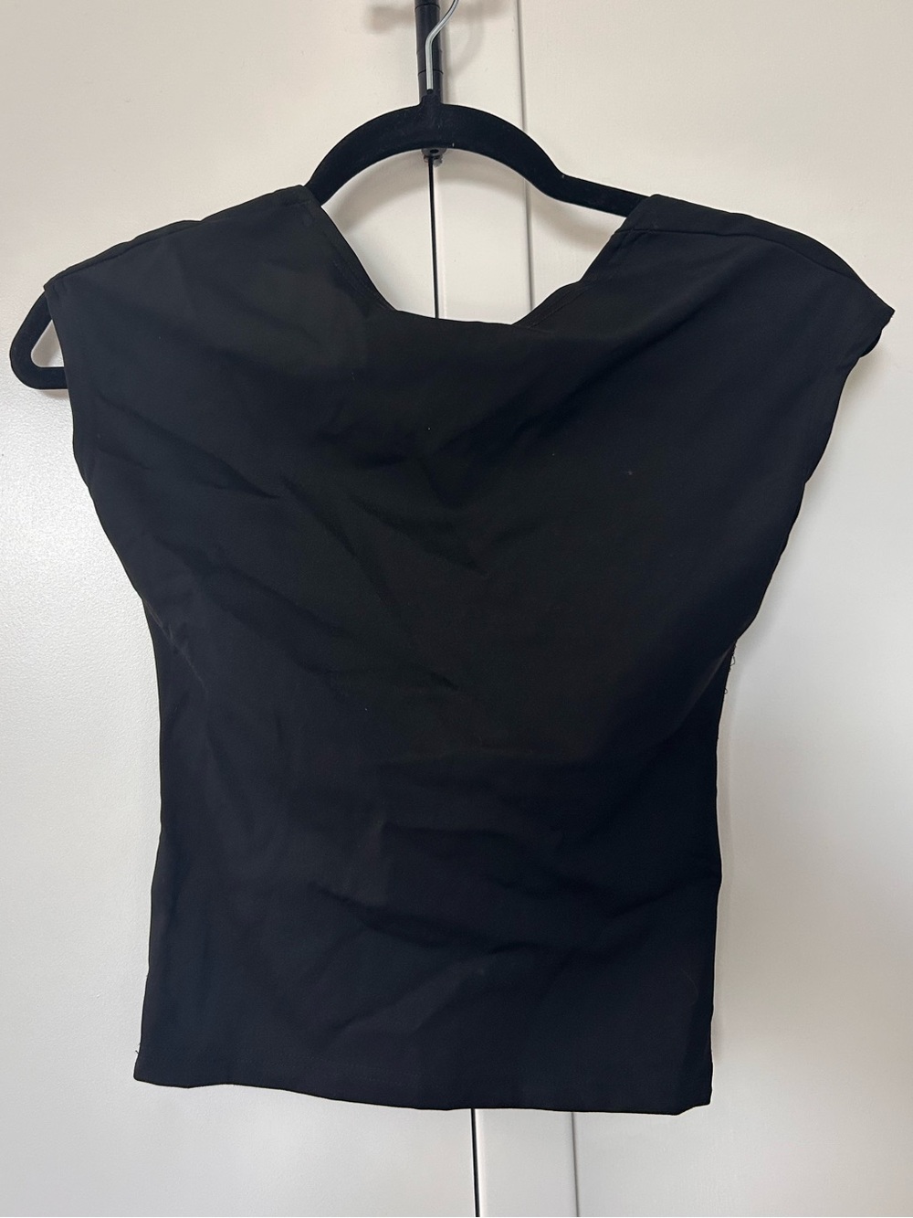 ForeFair Black Sleeveless Open Back Top